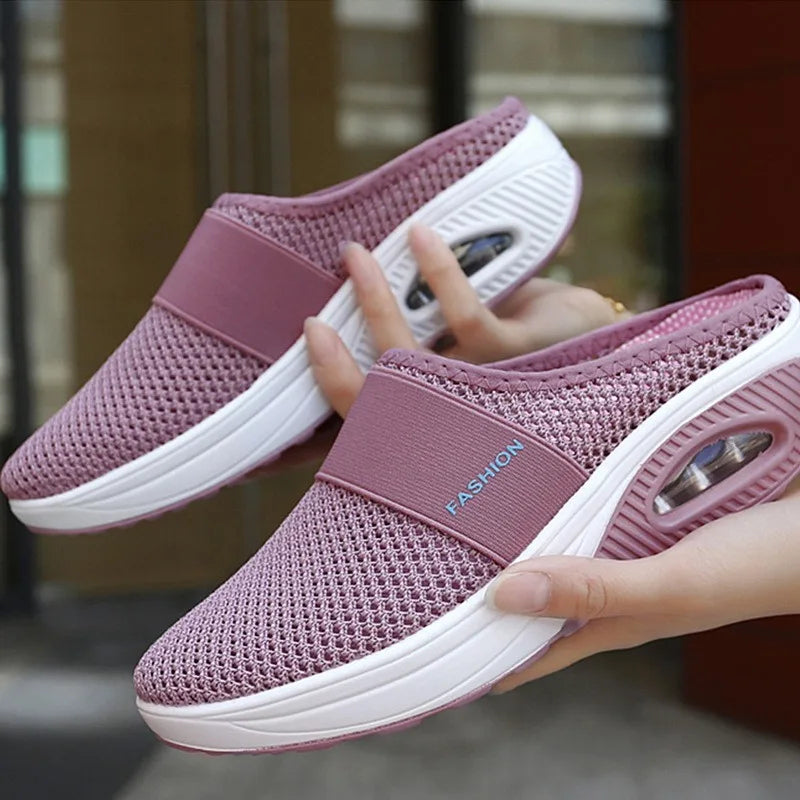 Andningsbara slip-on sneakers för damer – Grå mesh tofflor med luftkudde och halkfri sula