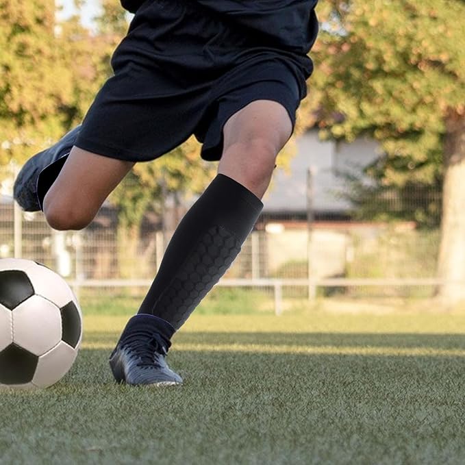 Skyddande Fotbollsbenskydd med Ankelstrumpa – Maximal Komfort & Rörelsefrihet