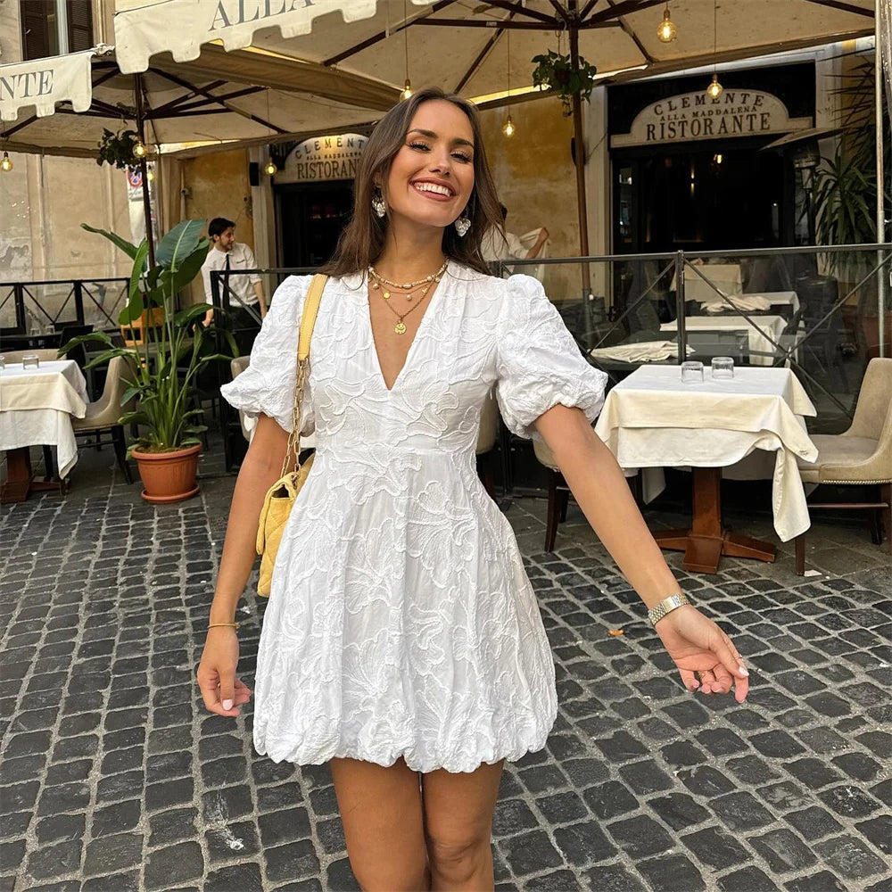 Charlotte Elegant Klänning - Tidlös Stil och Komfort för Alla Tillfällen