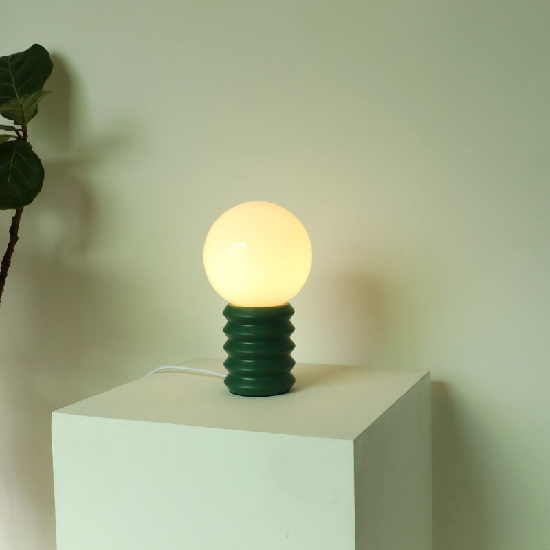 Vintage Orange Bordslampa i Glas – Retro Belysning med Tidlös Stil – Perfekt för Sovrum, Vardagsrum & Arbetsrum