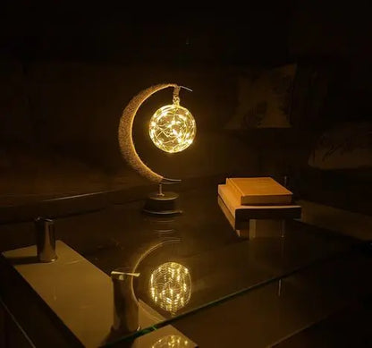 Enchanted Månlampa – Dekorativ LED Bordslampa med Magisk Glaseffekt och Batteridrift