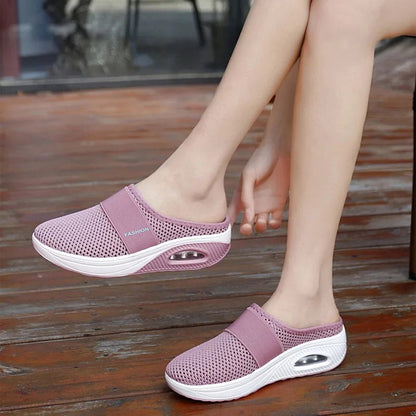Andningsbara slip-on sneakers för damer – Grå mesh tofflor med luftkudde och halkfri sula