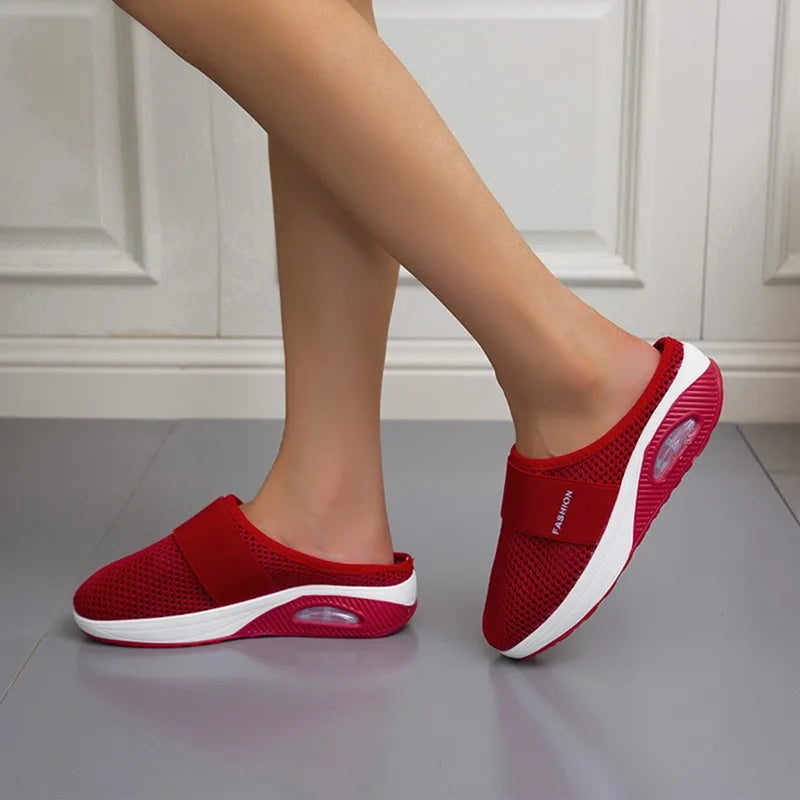 Andningsbara slip-on sneakers för damer – Grå mesh tofflor med luftkudde och halkfri sula