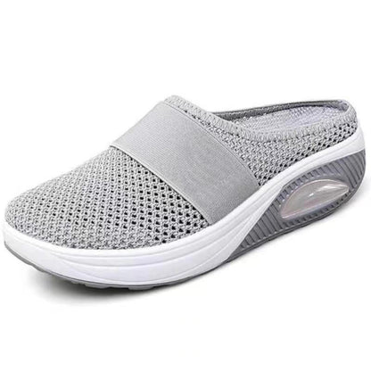 Andningsbara slip-on sneakers för damer – Grå mesh tofflor med luftkudde och halkfri sula