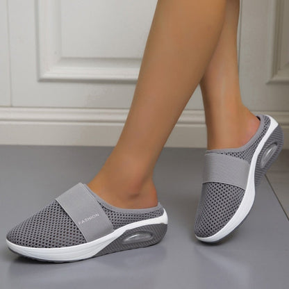 Andningsbara slip-on sneakers för damer – Grå mesh tofflor med luftkudde och halkfri sula