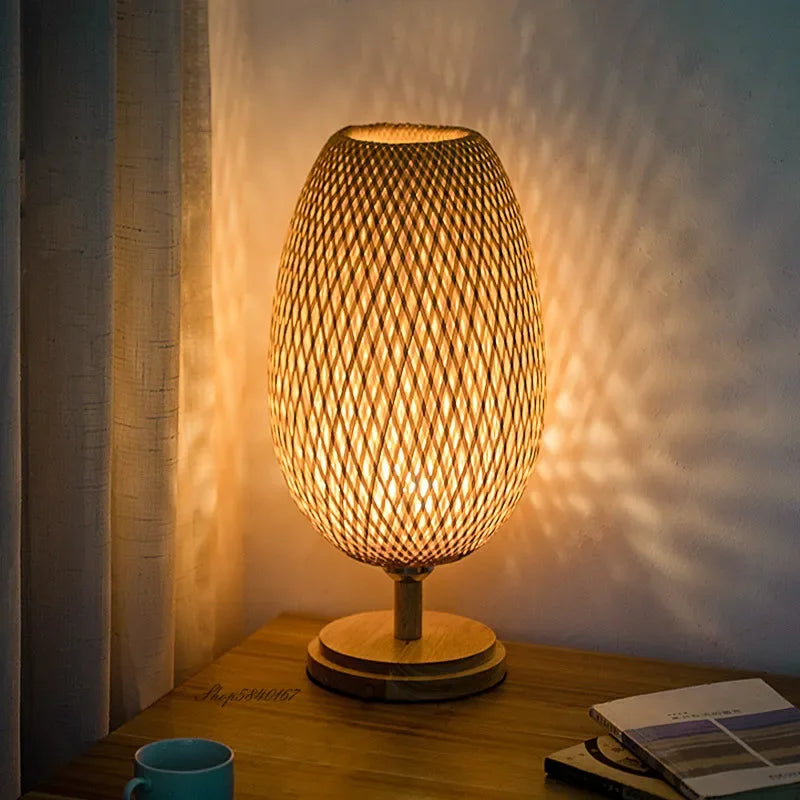 AntiqueBamboo Vintage Bambu Bordslampa – Rustik Design och Naturlig Elegans