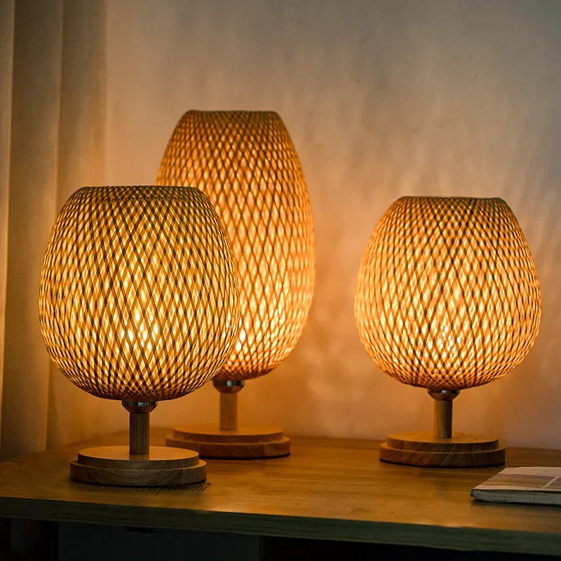 AntiqueBamboo Vintage Bambu Bordslampa – Rustik Design och Naturlig Elegans