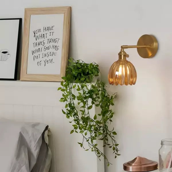 Retro Glasvägglampa – Tulpanformad Vägglampa i Elegant Vintage-Design
